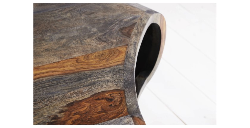 Zoom sur la texture du plateau de la table basse NERA 70cm en bois vieilli