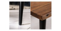 Zoom sur les détails de la table basse NERA 110cm bois d'acacia