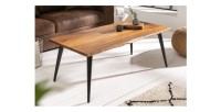 Table basse NERA 110cm bois d'acacia mise en situation