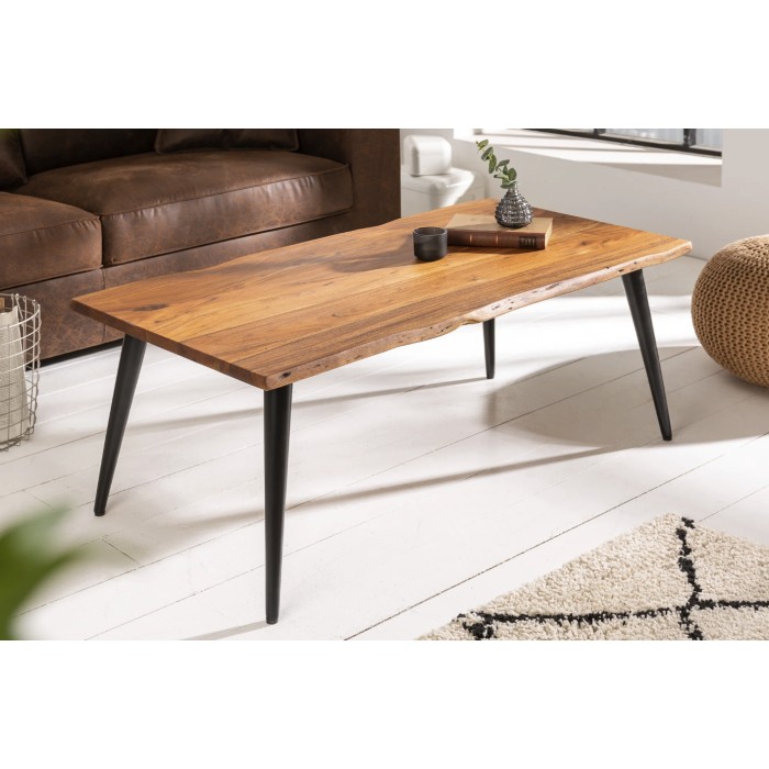 Table basse NERA 110cm bois d'acacia mise en situation