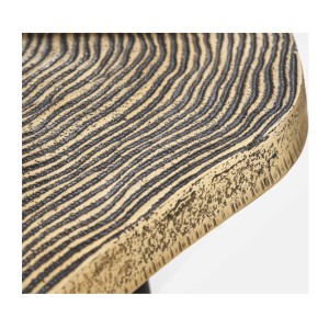 Zoom sur les motifs des tables basses gigognes NERA dorées