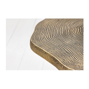 Zoom sur l'un des bords des tables basses gigognes NERA dorées