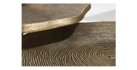 Zoom sur l'empilement des tables basses gigognes NERA dorées