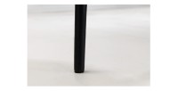 Zoom sur l'un des pieds des tables basses gigognes NERA dorées
