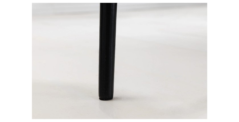 Zoom sur l'un des pieds des tables basses gigognes NERA dorées