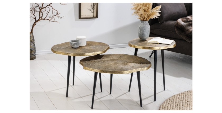 Tables basses gigognes NERA dorées mises en situation