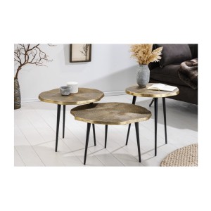 Tables basses gigognes NERA dorées mises en situation