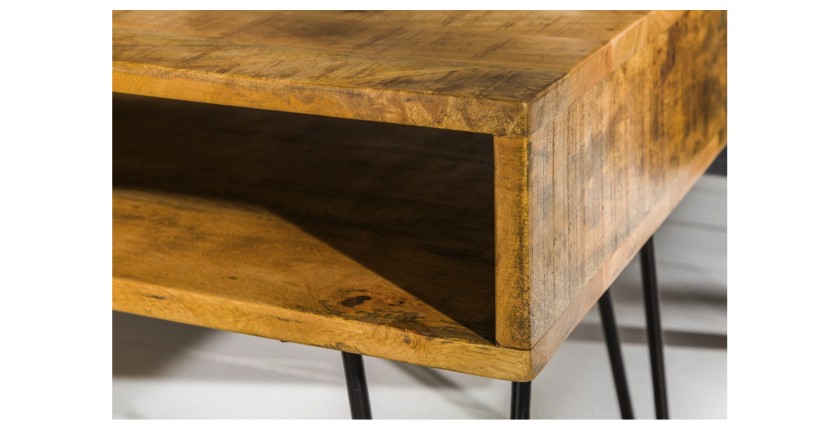 Zoom sur l'un des coins de la table basse SILVA 100cm