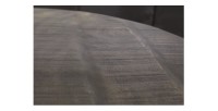 Zoom sur la texture du plateau de la table basse ORVIK 68cm en bois de manguier foncé