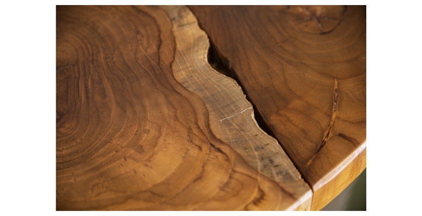 Zoom sur les détails du plateau de la table basse LOVARK 70cm en bois de Teck