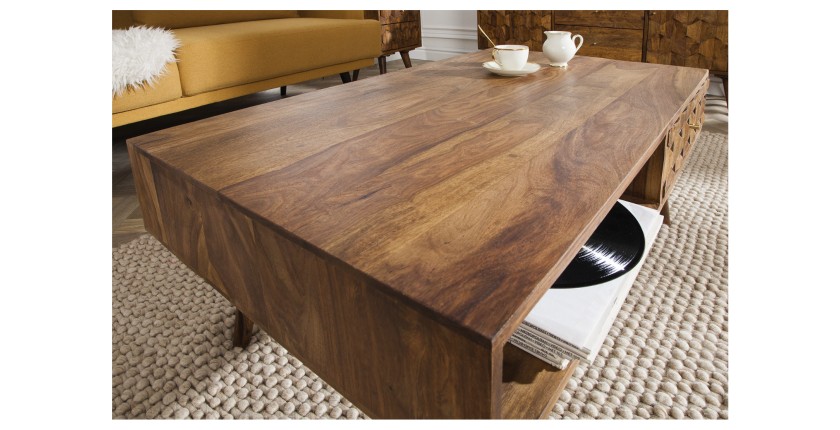 Zoom sur le plateau de la table basse SCANI 100cm en bois de Sheesham