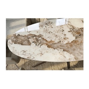 Zoom sur le bord arrondi de la table de salle à manger AVELIS 220cm effet marbre