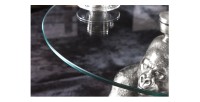 Zoom sur le plateau en verre de la table basse GORILOX argentée