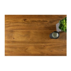 Zoom sur la texture du plateau de la table basse ARKAYA en acacia 110cm pieds noir en forme de U