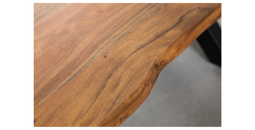Zoom sur le bord du plateau de la table basse ARKAYA 120cm avec pieds en X