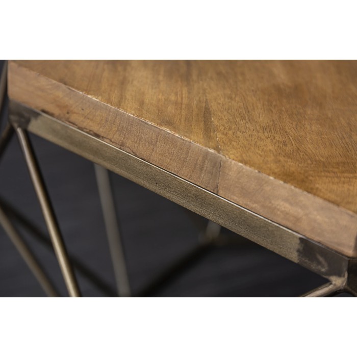 Zoom sur la tranche du plateau de la table basse NEXORA 70cm en bois de manguier