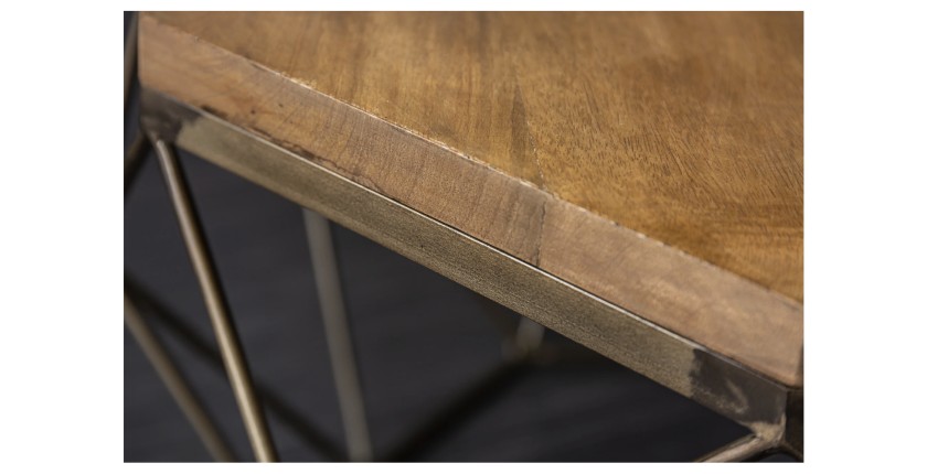 Zoom sur la tranche du plateau de la table basse NEXORA 70cm en bois de manguier