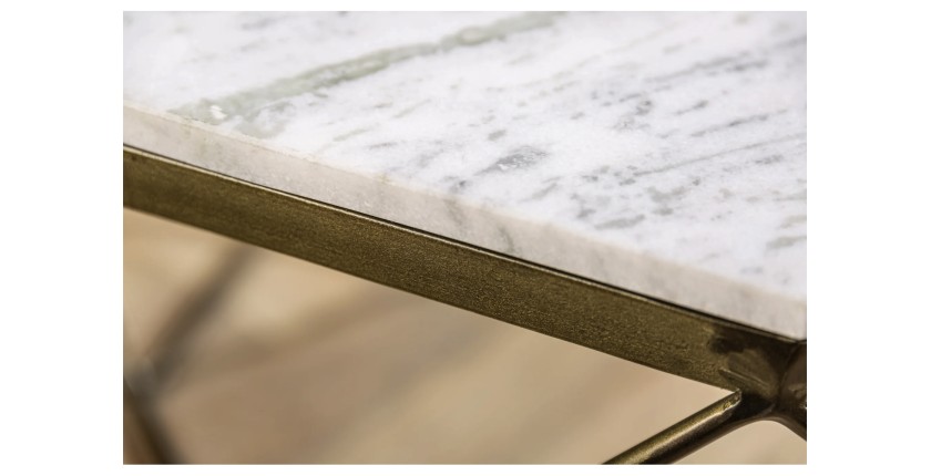 Zoom sur la tranche du plateau de la table basse NEXORA 70cm avec plateau en marbre blanc