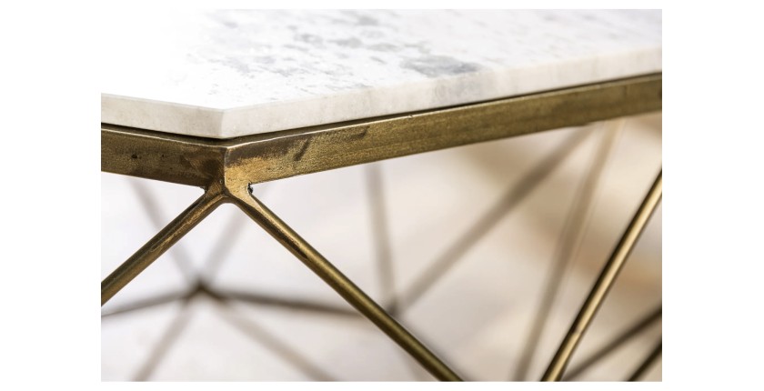 Zoom sur l'un des coins de la table basse NEXORA 70cm avec plateau en marbre blanc
