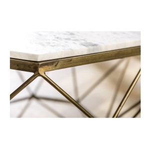 Zoom sur l'un des coins de la table basse NEXORA 70cm avec plateau en marbre blanc