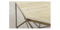 Zoom sur le plateau de la table basse NEXORA 70cm en travertin