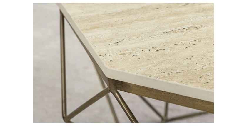 Zoom sur le plateau de la table basse NEXORA 70cm en travertin
