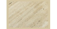 Zoom sur la texture du plateau de la table basse NEXORA 70cm en travertin