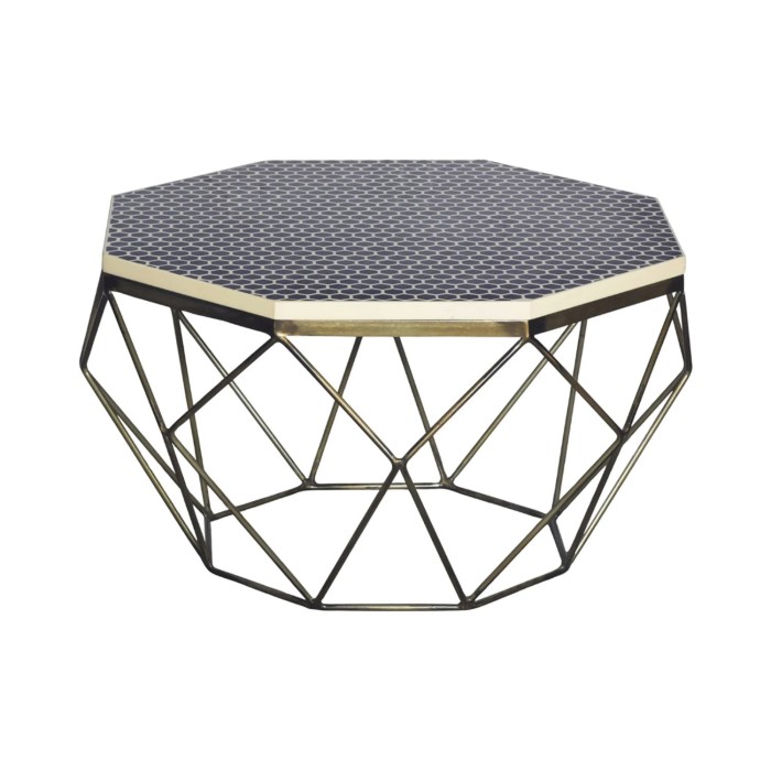 Tavolino basso NEXORA 69 cm in poliresina nera e ferro con finitura in ottone e design geometrico