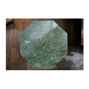 Zoom sur le plateau de la table basse NEXORA 50cm avec plateau en marbre vert