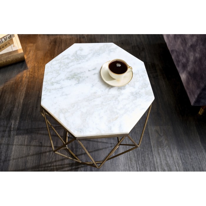 Tavolino basso NEXORA 50 cm in marmo bianco e ferro ottone con design geometrico