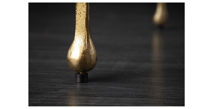 Zoom sur l'un des pieds de la table basse LAGUNA 46cm dorée