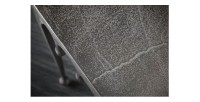 Zoom sur le plateau de la table basse LAGUNA 46cm argentée