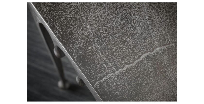 Zoom sur le plateau de la table basse LAGUNA 46cm argentée