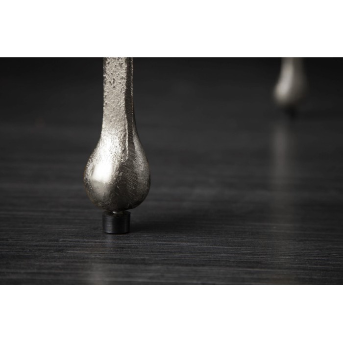Beistelltisch LAGUNA 46 cm in Silber mit geschmolzenem Metalleffekt im zeitgenössischen Design