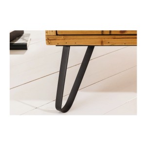 Zoom sur les pieds de la table basse CURIONA 100cm