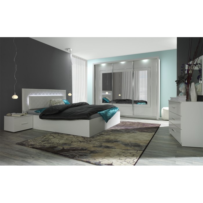 Habitación completa PANAREA con armario, cama 180 x 200 cm, cómoda y mesitas de noche – Blanco brillante acabado cromado