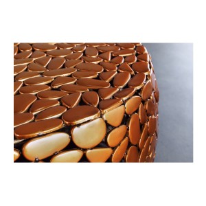 Zoom sur le plateau de la table basse GALEA orange
