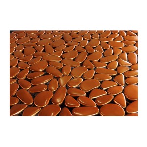 Zoom sur les motifs de la table basse GALEA orange