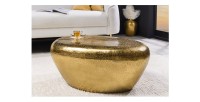Mesa baja GALEA dorada en aluminio martillado – Diseño orgánico contemporáneo