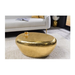 Mesa baja GALEA dorada en aluminio martillado – Diseño orgánico contemporáneo
