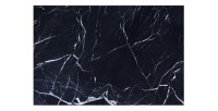 Zoom sur le plateau de la table basse GALEA noire effet marbre