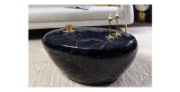 Table basse GALEA noire effet marbre vue dans un décor 3D