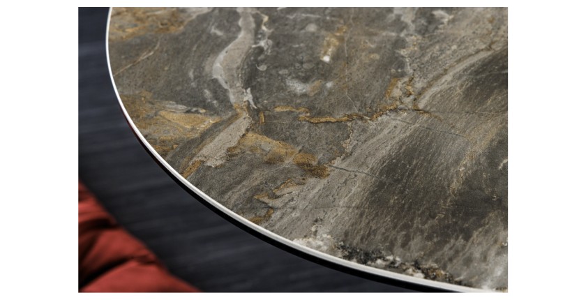 Zoom sur le plateau de la table basse PETRANO 90cm effet pierre taupe