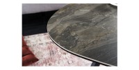 Zoom sur le plateau de la table basse PETRANO 70cm