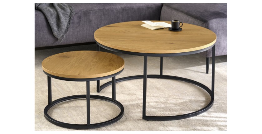 Tables basses gigognes VELTO avec plateau aspect bois mise en situation