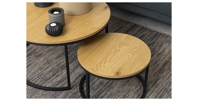 Zoom sur les plateaux des tables basses gigognes VELTO avec plateau aspect bois