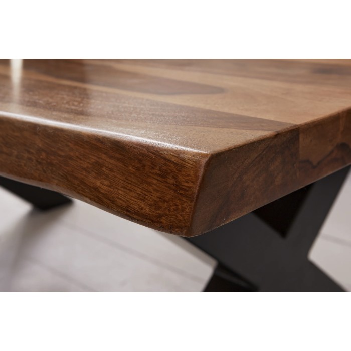 Zoom sur le coin de la table basse ORKAN 110cm en bois de Sheesham