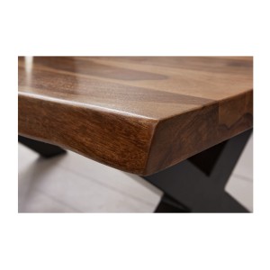 Zoom sur le coin de la table basse ORKAN 110cm en bois de Sheesham