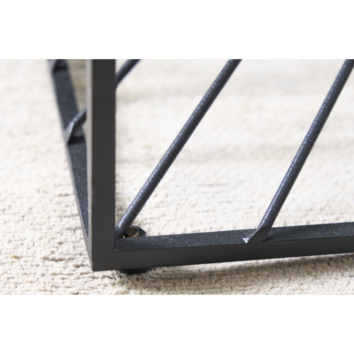 Zoom sur les pieds de la table basse KOSMOS 60cm