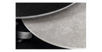 Zoom sur le plateau gris de la table basse SOLYNE noire et grise